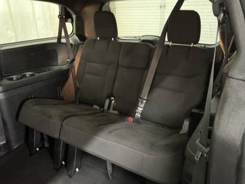 Used 2020 Dodge Grand Caravan SE image 40
