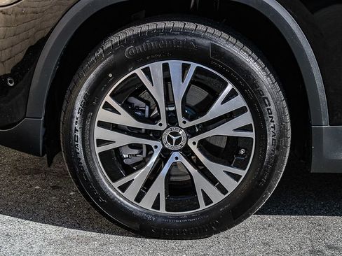 Used 2025 Mercedes-Benz GLA 250 4MATIC image 12