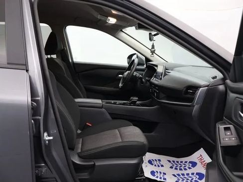 Used 2025 Nissan Rogue SV FWD image 17