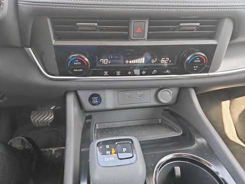 Used 2025 Nissan Rogue SV AWD/4WD image 25