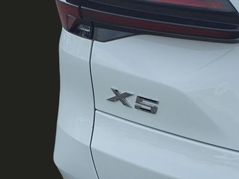 Used 2024 BMW X5 xDrive50e image 25
