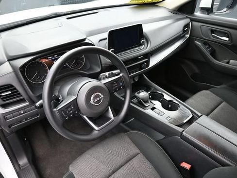 Used 2024 Nissan Rogue SV FWD image 27