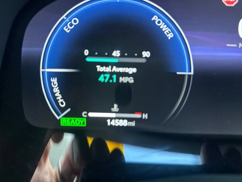Used 2025 Toyota Camry XLE FWD image 15