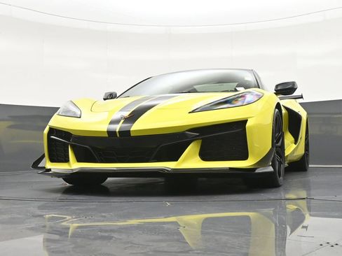 Used 2023 Chevrolet Corvette Z06 RWD image 31