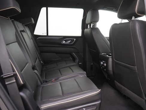 Used 2022 GMC Yukon SLT AWD/4WD image 14