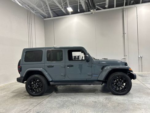 Certified 2025 Jeep Wrangler Unlimited Sahara AWD/4WD image 5