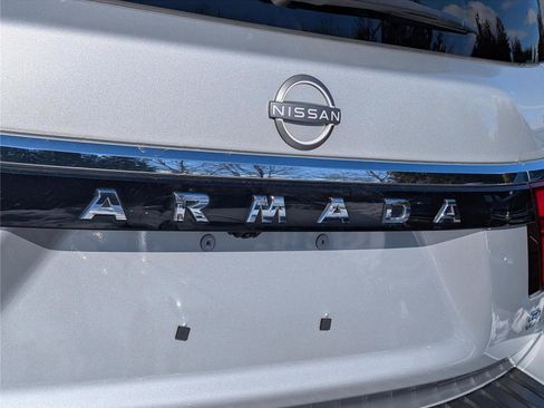 Used 2024 Nissan Armada SL w/ Captain's Chairs Package image 9