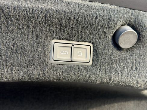 Used 2023 Bentley Continental GT Mulliner image 38