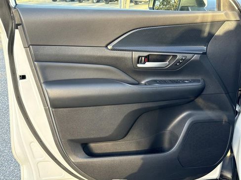 Used 2024 Toyota Grand Highlander AWD Hybrid image 24