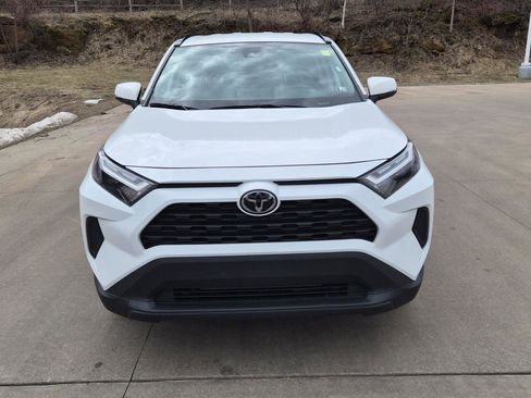 Used 2025 Toyota RAV4 XLE image 3