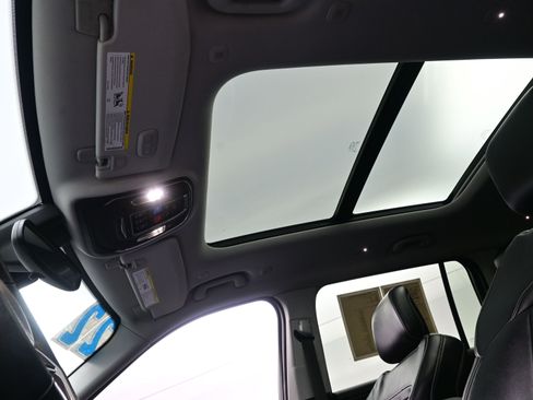 Used 2022 Jeep Grand Cherokee L Limited image 19