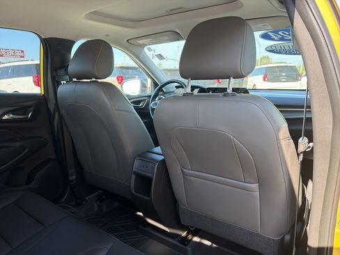Used 2024 Chevrolet Trax ACTIV w/ Sunroof Package FWD image 17