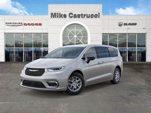 New 2026 Chrysler Pacifica Select image 2