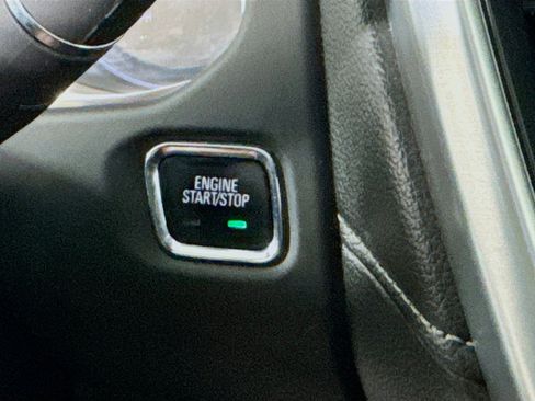 Used 2018 GMC Acadia SLE FWD image 20