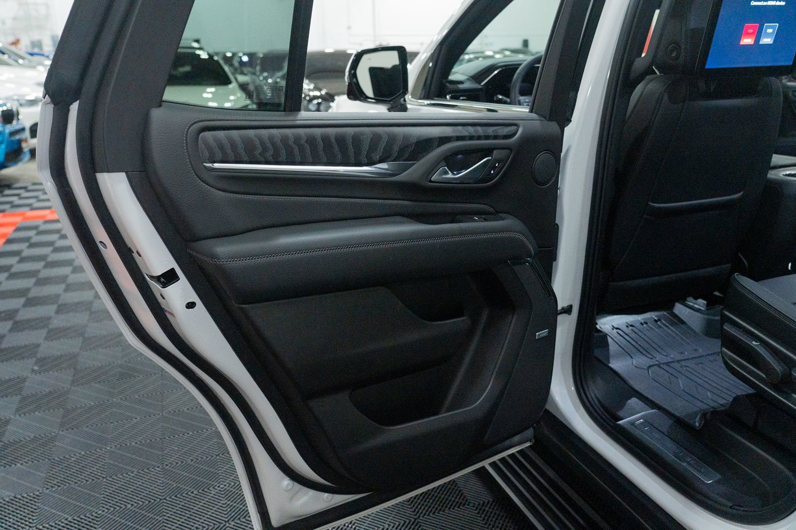 Used 2024 GMC Yukon Denali AWD/4WD image 27
