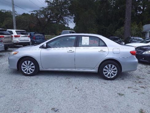 Used 2013 Toyota Corolla LE Special Edition image 3