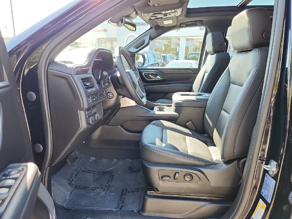 Used 2023 Chevrolet Tahoe LT w/ Luxury Package AWD/4WD image 15
