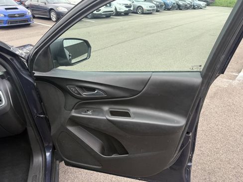 Used 2018 Chevrolet Equinox LT FWD image 14