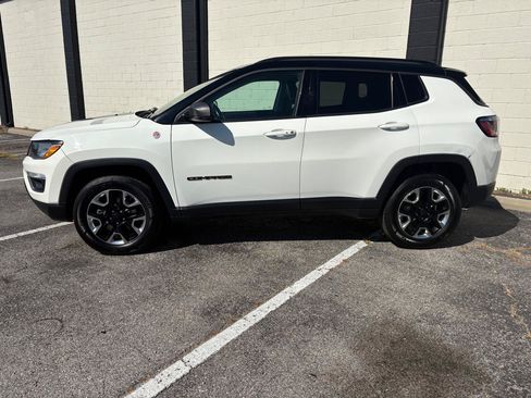 Used 2018 Jeep Compass Trailhawk AWD/4WD image 2