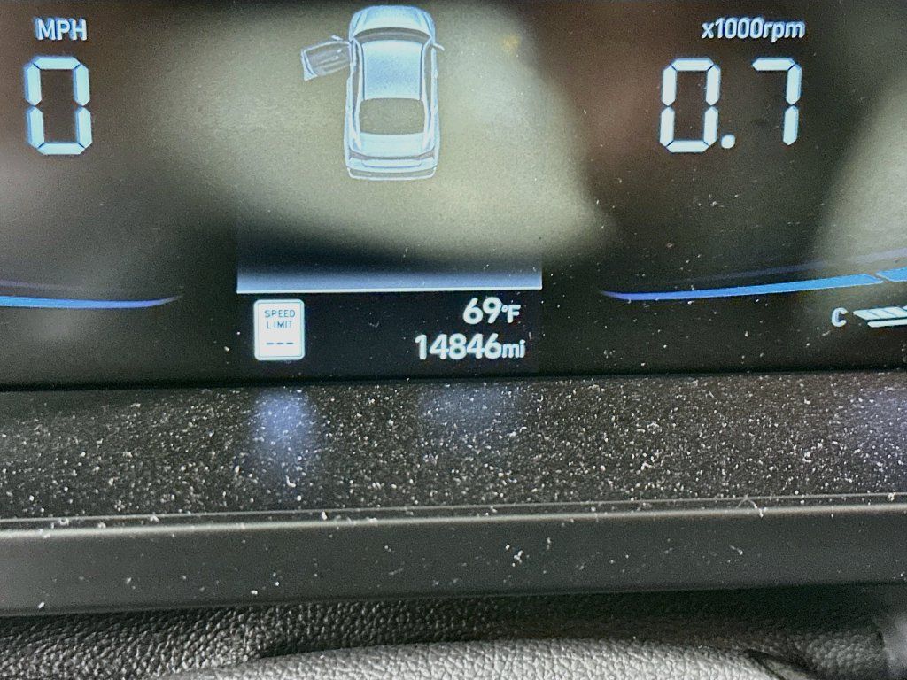 Used 2025 Hyundai Elantra Sport w/ Cargo Package FWD image 13