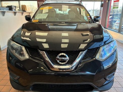 Used 2016 Nissan Rogue SV image 5