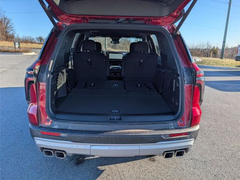 New 2026 Chevrolet Traverse LT image 9