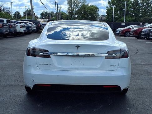 Used 2017 Tesla Model S 60D image 5