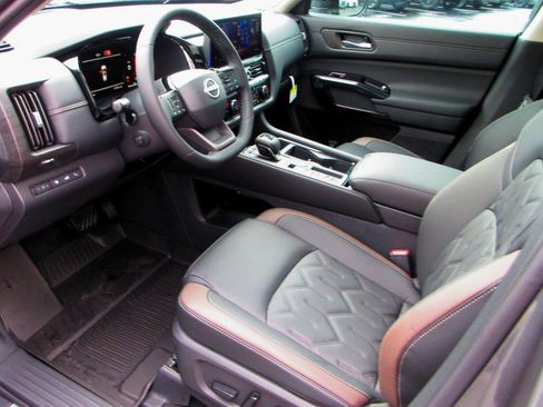 New 2026 Nissan Pathfinder Platinum w/ Cargo Package image 14