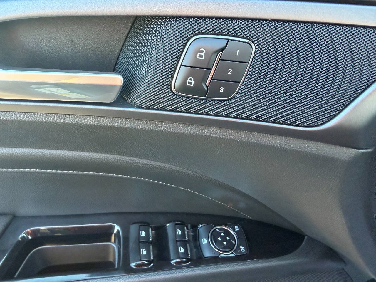 Used 2014 Ford Fusion Titanium FWD image 15
