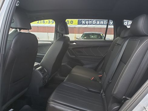 Used 2023 Volkswagen Tiguan SE R-Line AWD/4WD image 7