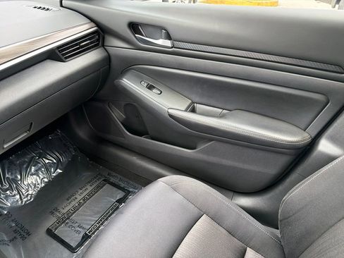 Used 2024 Nissan Altima 2.5 SV FWD image 28
