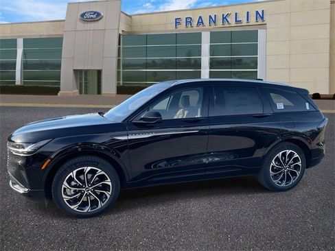 New 2026 Lincoln Nautilus Reserve image 6