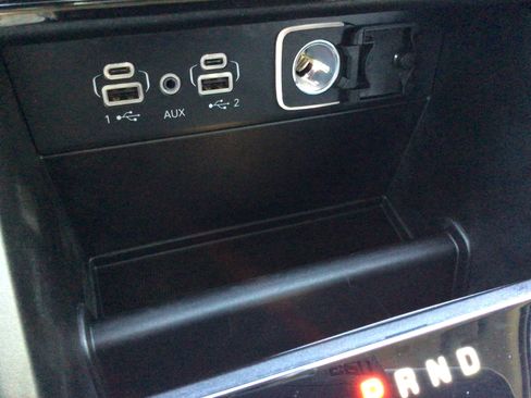 Used 2023 Jeep Grand Cherokee Limited AWD/4WD image 19