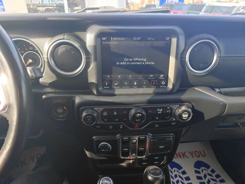 Used 2021 Jeep Wrangler Unlimited Sahara image 10