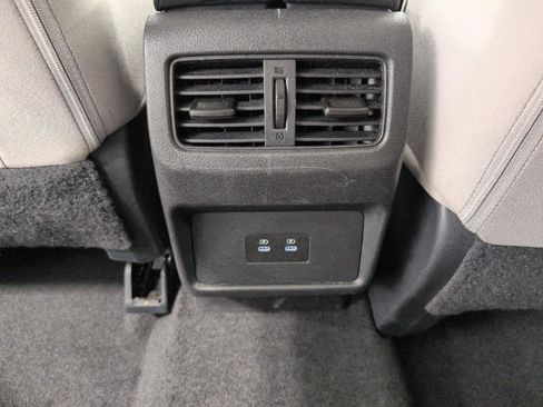 Used 2025 Nissan Rogue SV AWD/4WD image 22
