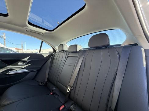 Used 2025 Mercedes-Benz E 350 Sedan image 8