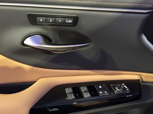 New 2025 Lexus ES 350 w/ Premium Package image 18