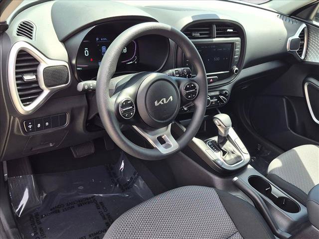 Used 2024 Kia Soul LX w/ LX Technology Package FWD image 10