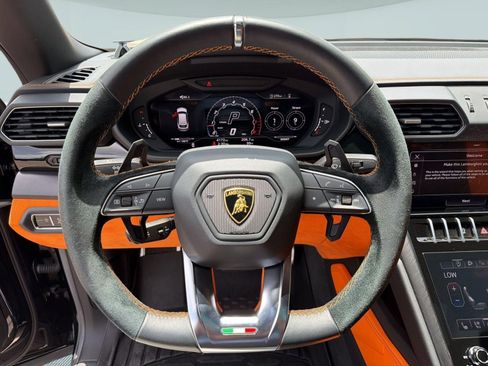 Used 2022 Lamborghini Urus AWD/4WD image 11