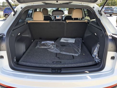 New 2026 Volkswagen Atlas Cross Sport SE image 30