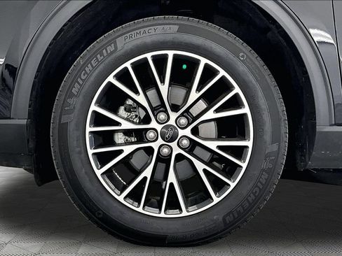 Certified 2025 Ford Escape SE FWD image 9