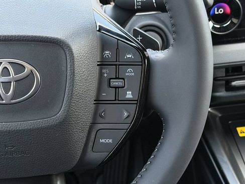 Used 2026 Toyota C-HR AWD/4WD image 14