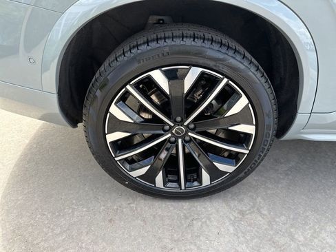 Certified 2025 Volvo XC90 B6 Plus AWD/4WD image 14