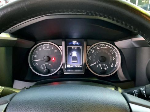 Certified 2018 Toyota Tacoma SR5 image 24