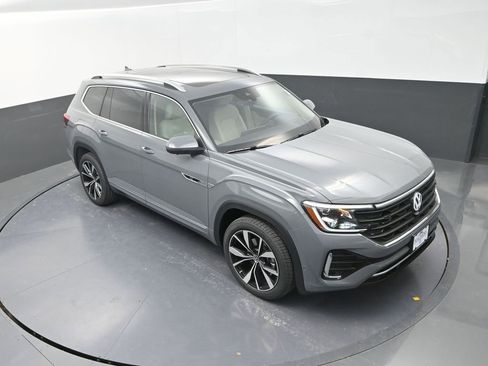 New 2026 Volkswagen Atlas SEL Premium R-Line AWD/4WD image 13