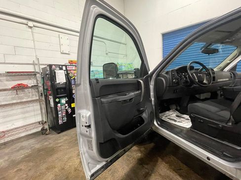 Used 2014 GMC Sierra 2500 SLE w/ SLE Preferred Package image 12