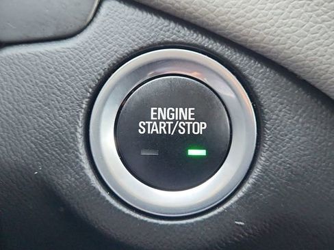 Used 2021 Chevrolet Equinox LS w/ LS Convenience Package FWD image 16