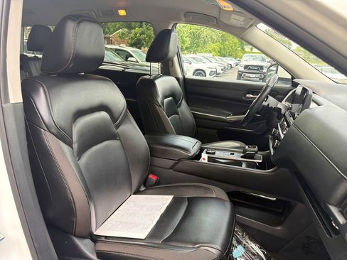 Used 2024 Nissan Pathfinder SL w/ Cargo Package AWD/4WD image 51