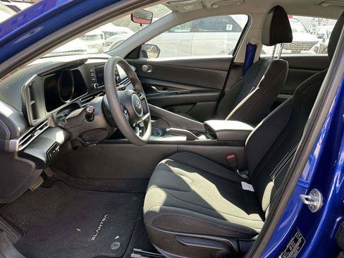 Certified 2022 Hyundai Elantra SEL FWD image 12