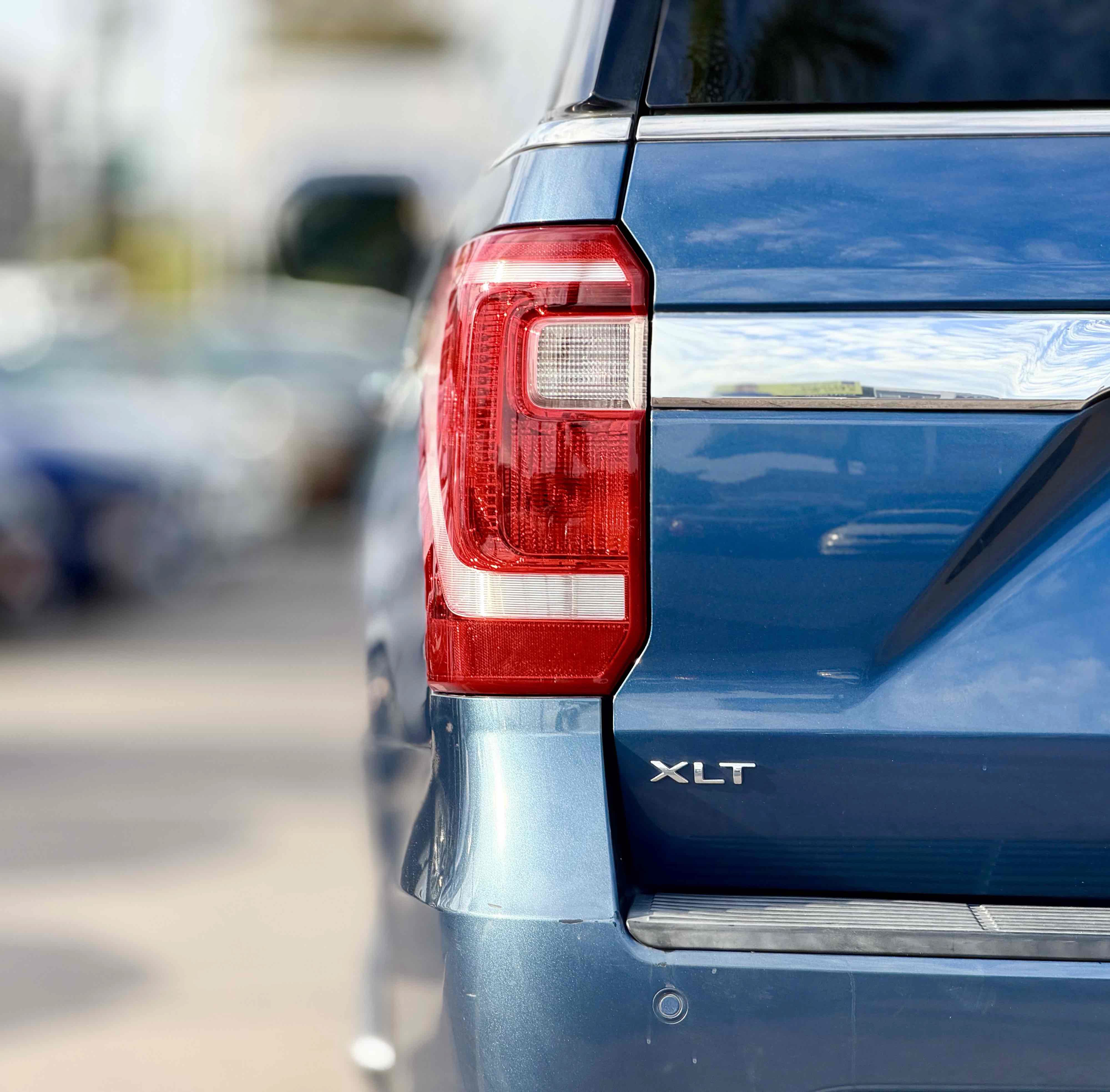Used 2019 Ford Expedition XLT w/ Equipment Group 202A RWD image 10